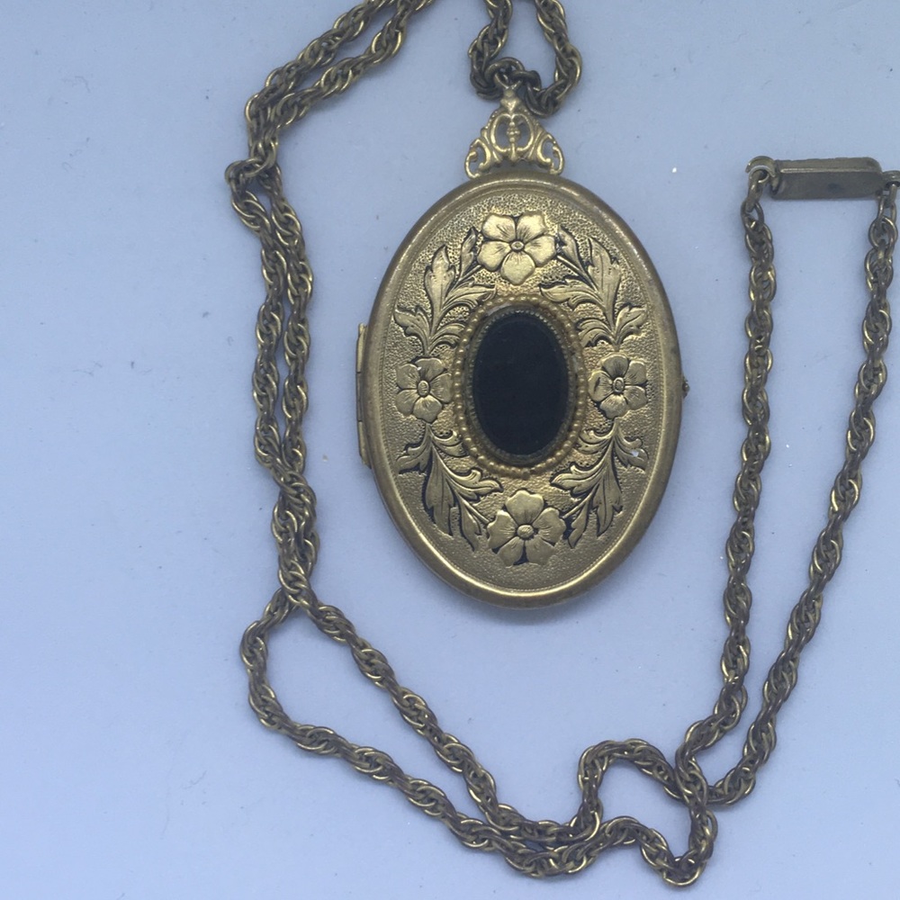 Vintage Gothic Locket Onyx And Gold Chain Necklace Gem